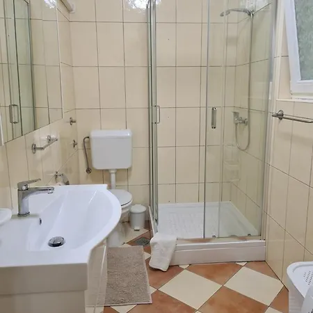 Sain With Garden Terrace Near The Gostinjska kuća