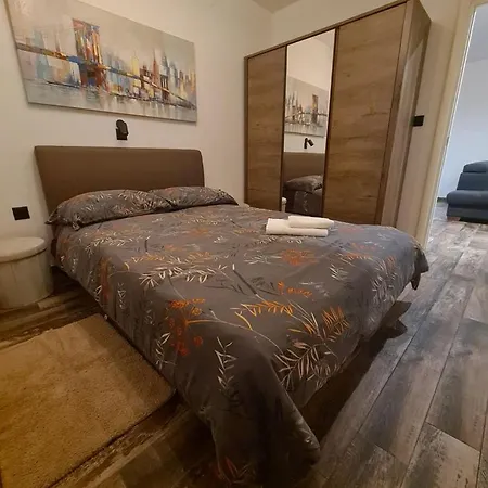 Gostinjska kuća Sain With Garden Terrace Near The