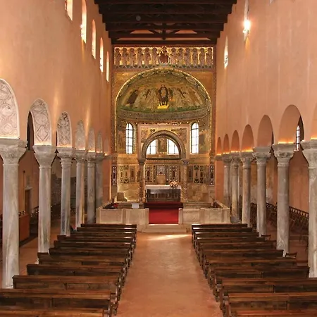 Sain With Garden Terrace Near The 3*