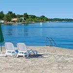Sain With Garden Terrace Near The Guest house Porec