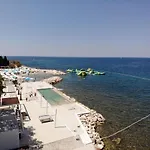 Guest house Sain With Garden Terrace Near The 3*