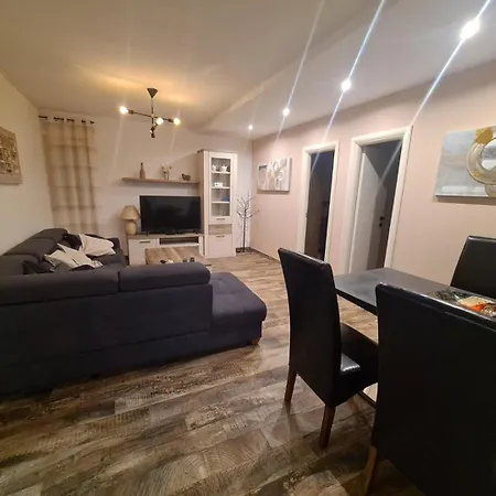 Sain With Garden Terrace Near The