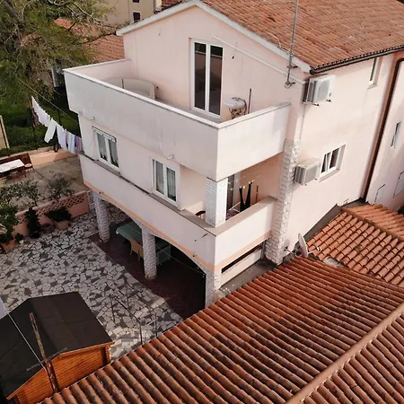 Casa de hóspedes Sain With Garden Terrace Near The Beach
