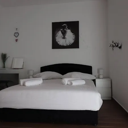 Sain With Garden Terrace Near The Гостевой дом Пореч