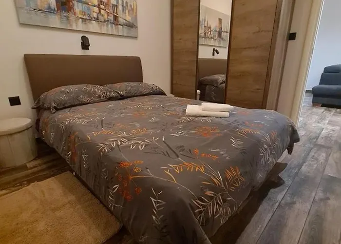 Gasthuis Sain With Garden Terrace Near The