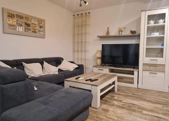 Sain With Garden Terrace Near The Poreč