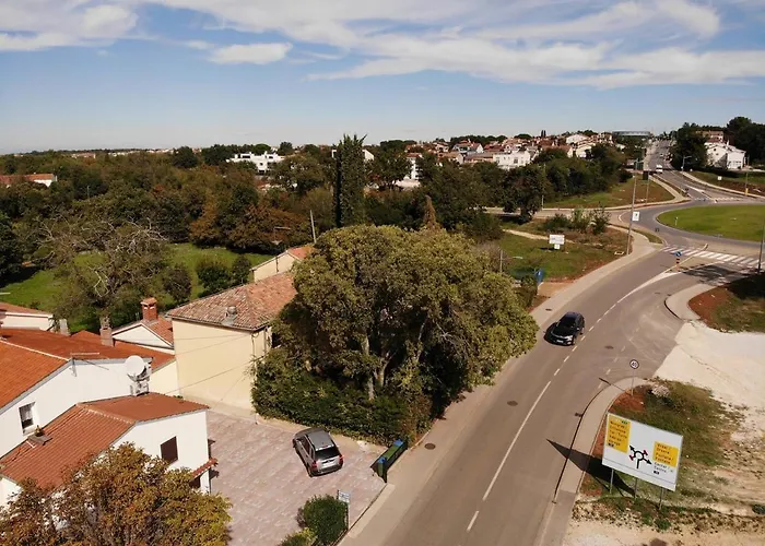 בית הארחה Sain With Garden Terrace Near The 3*