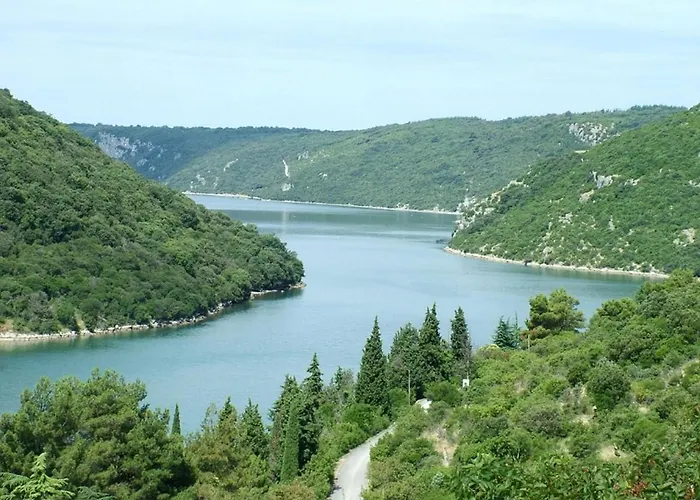 Sain With Garden Terrace Near The Poreč