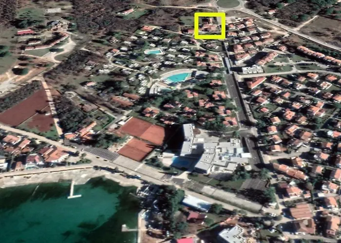 Gasthuis Sain With Garden Terrace Near The Poreč