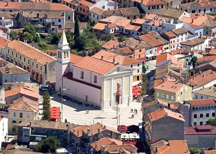 Vendégház Sain With Garden Terrace Near The