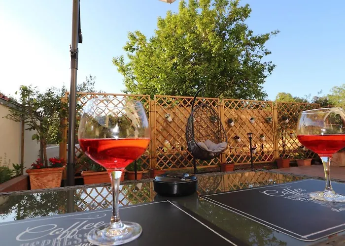 Sain With Garden Terrace Near The 3*