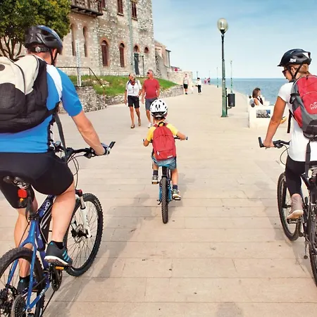 Sain With Garden Terrace Near The Maison d'hôtes Poreč