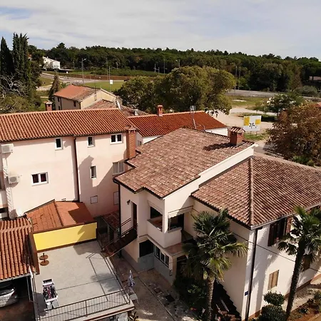 Sain With Garden Terrace Near The Maison d'hôtes