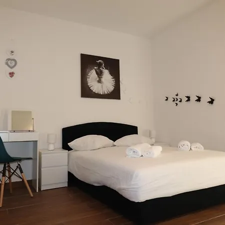 Sain With Garden Terrace Near The Poreč